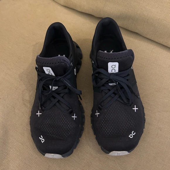 On Cloud X4 Running Black Athletic Sneakers Sz 6.5 - Picture 2 of 7